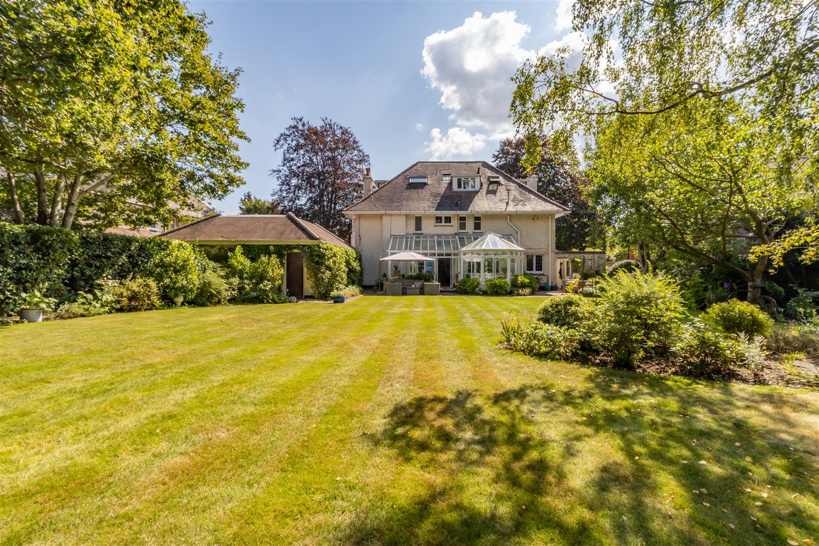 Property information Luxury & Prestige